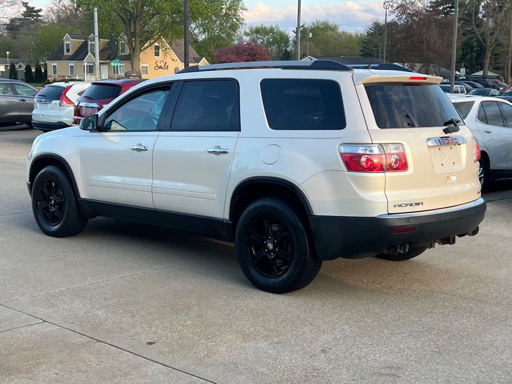 2010 GMC Acadia Image 6
