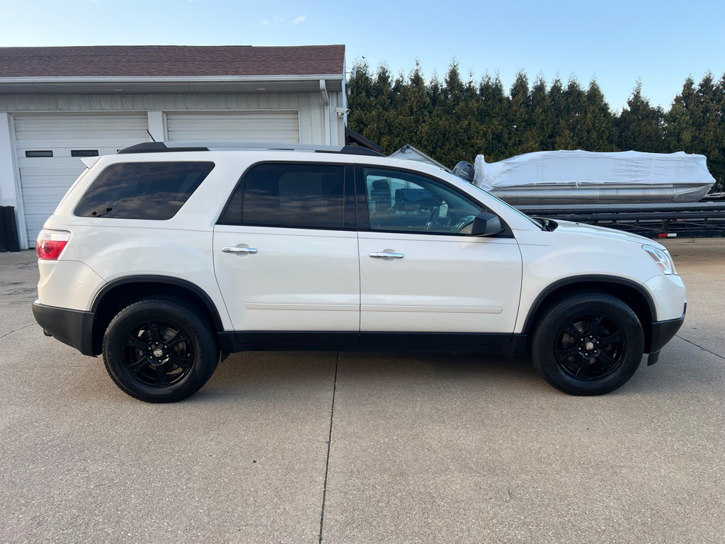 2010 GMC Acadia Image 11