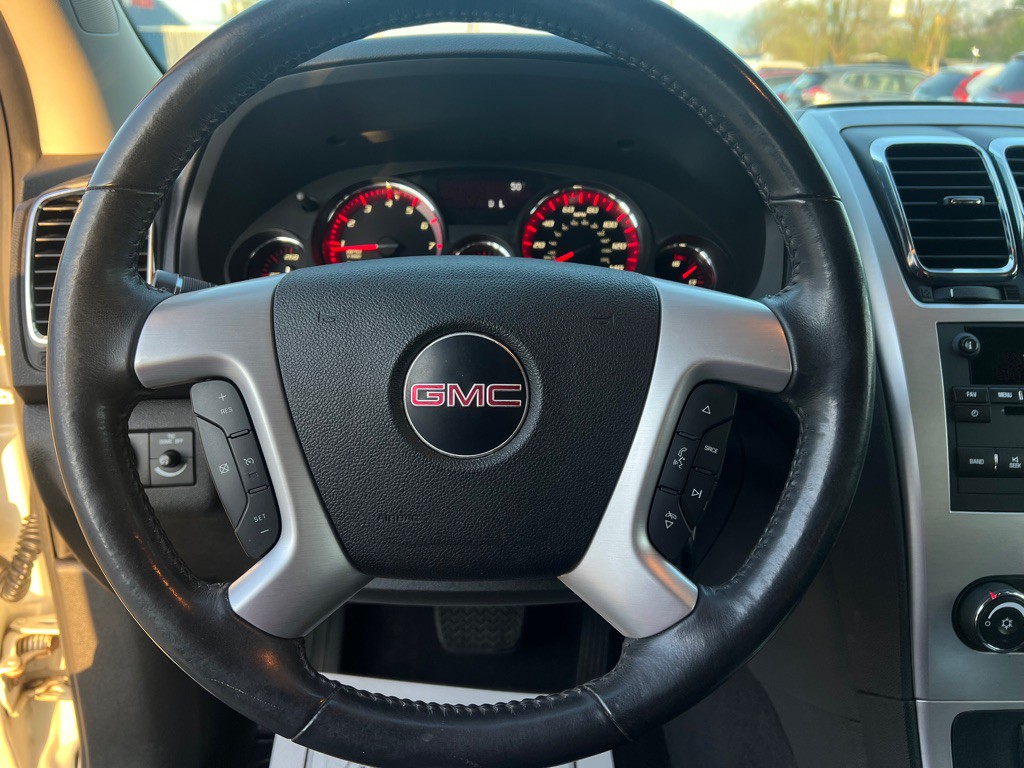 2010 GMC Acadia Image 17
