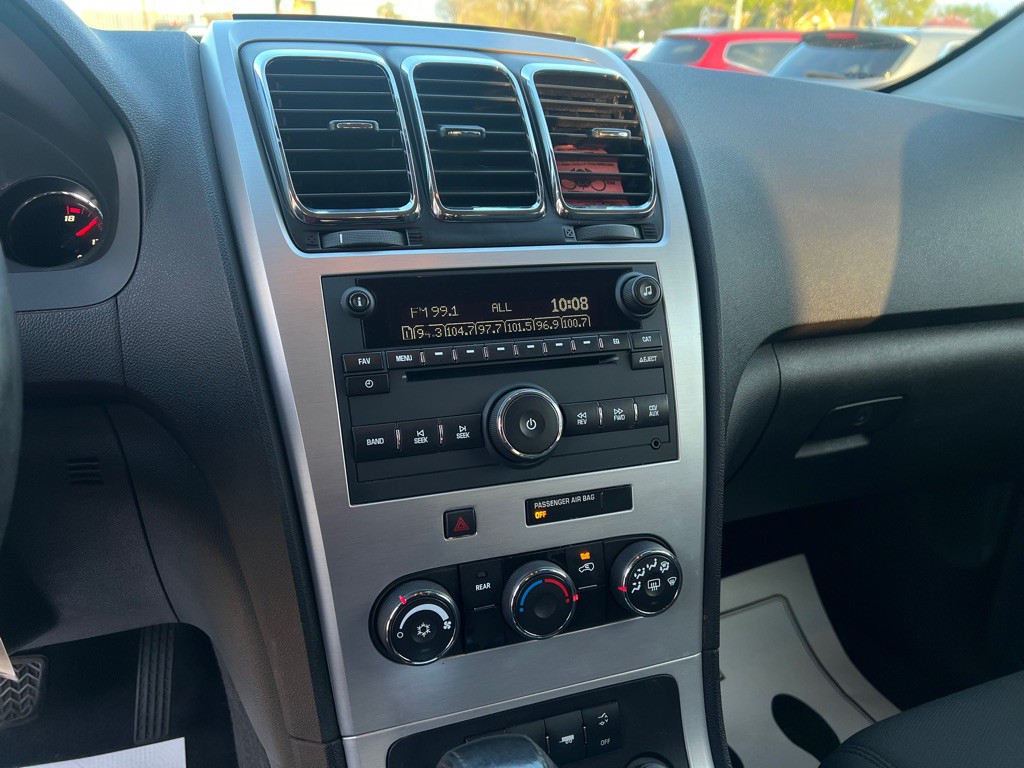 2010 GMC Acadia Image 21