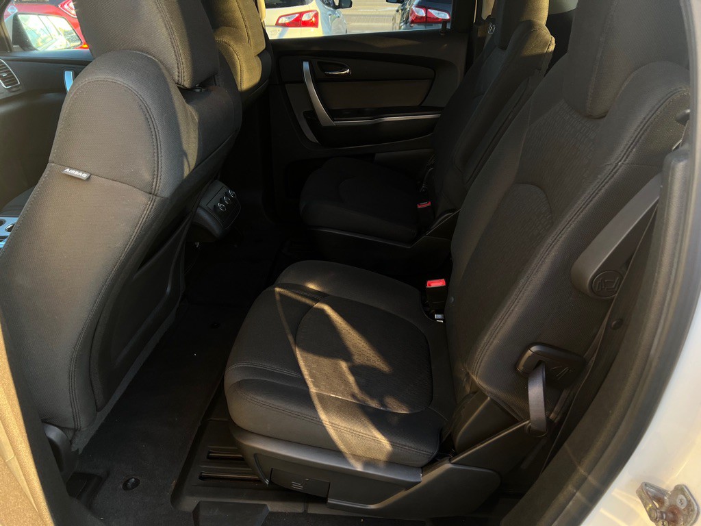 2010 GMC Acadia Image 25