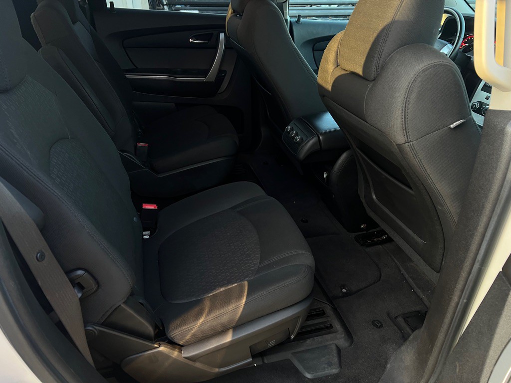 2010 GMC Acadia Image 31