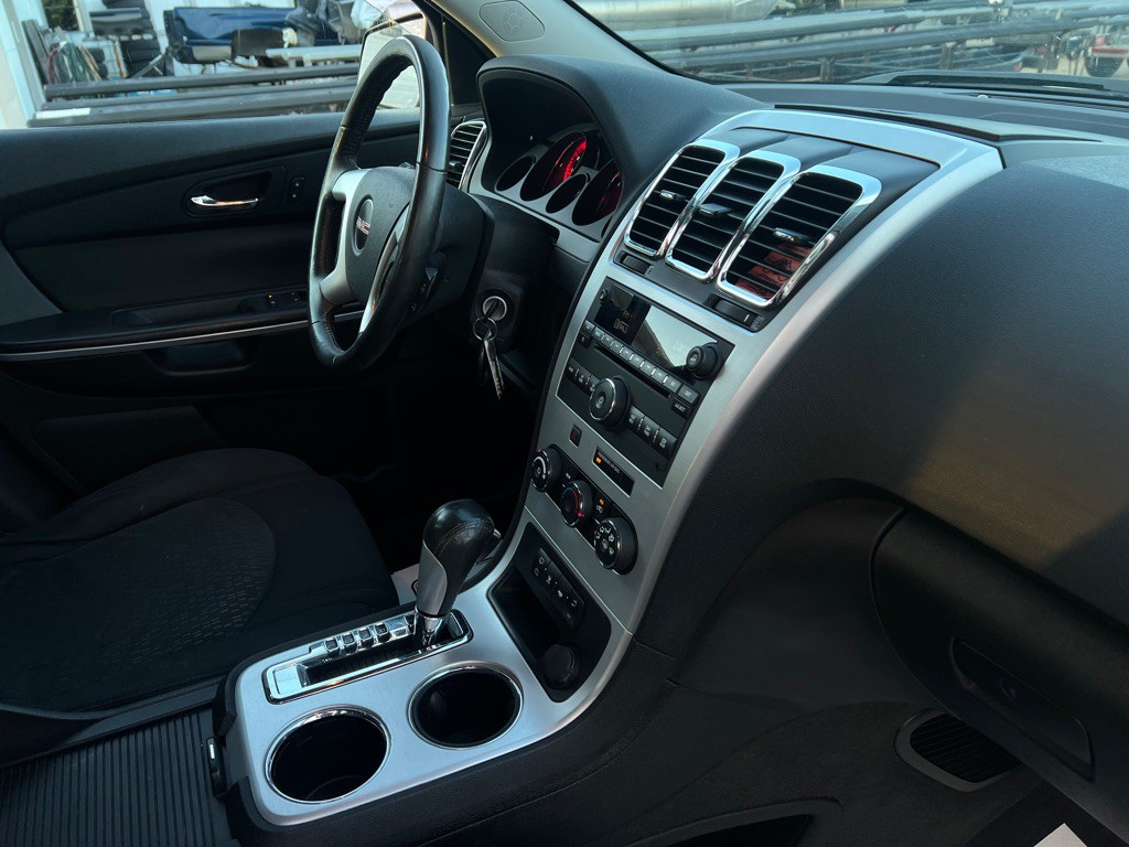 2010 GMC Acadia Image 37