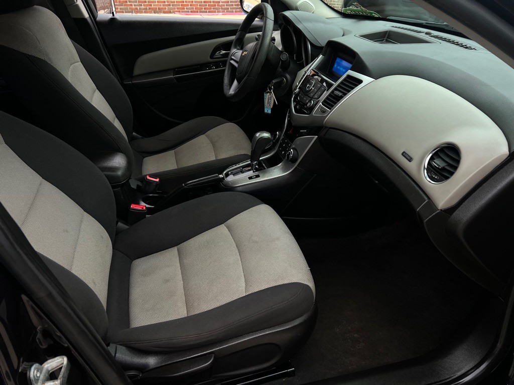 2014 Chevrolet Cruze Image 31