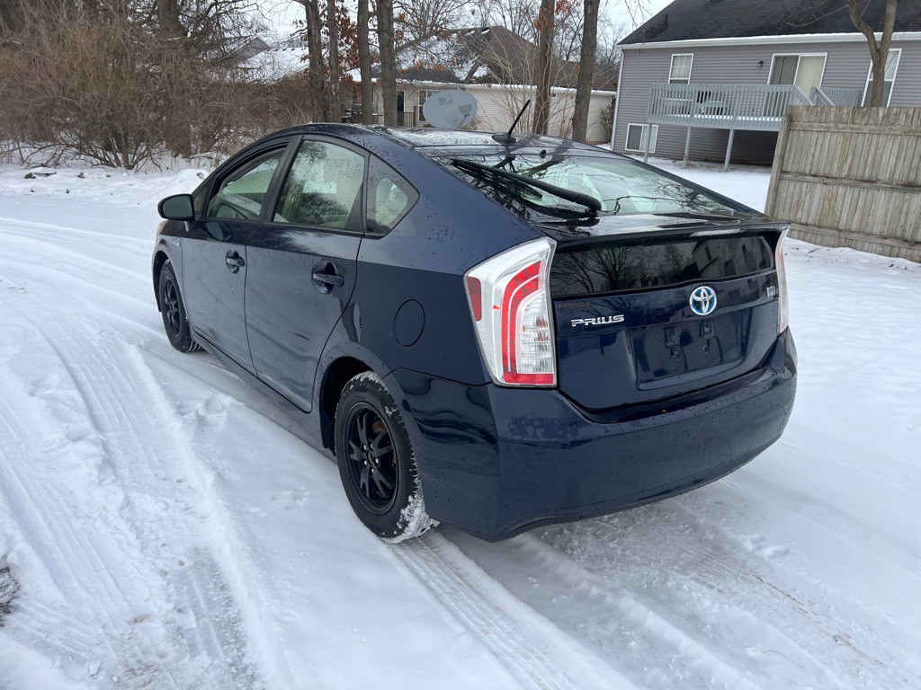 2013 Toyota Prius Image 3