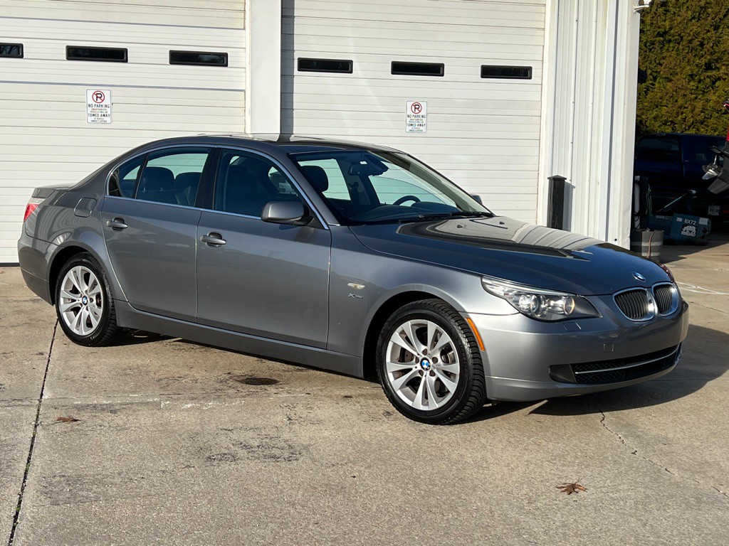 2010 BMW 5 Series Image 5