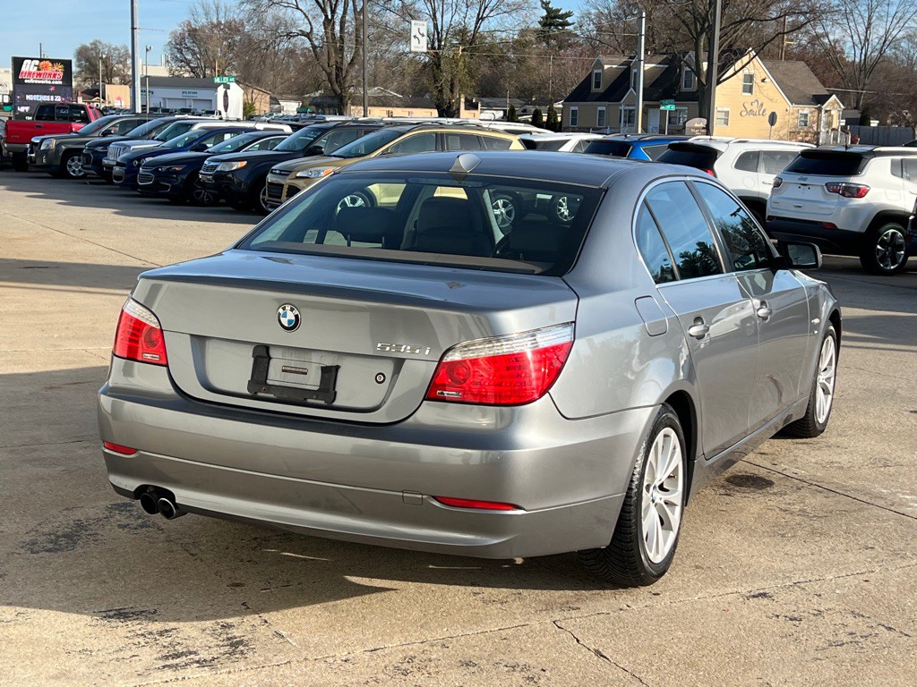 2010 BMW 5 Series Image 8