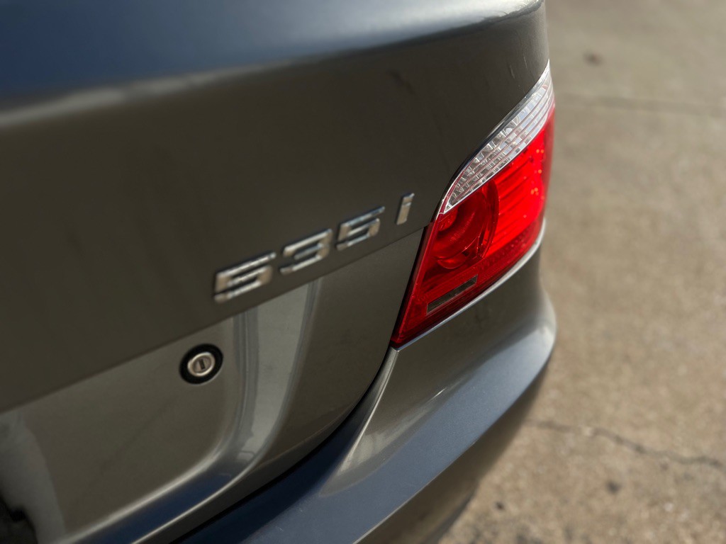 2010 BMW 5 Series Image 18