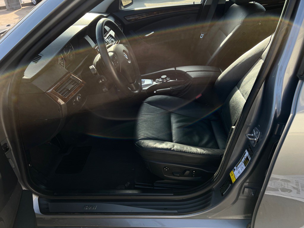 2010 BMW 5 Series Image 20