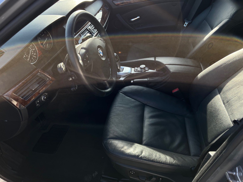 2010 BMW 5 Series Image 21