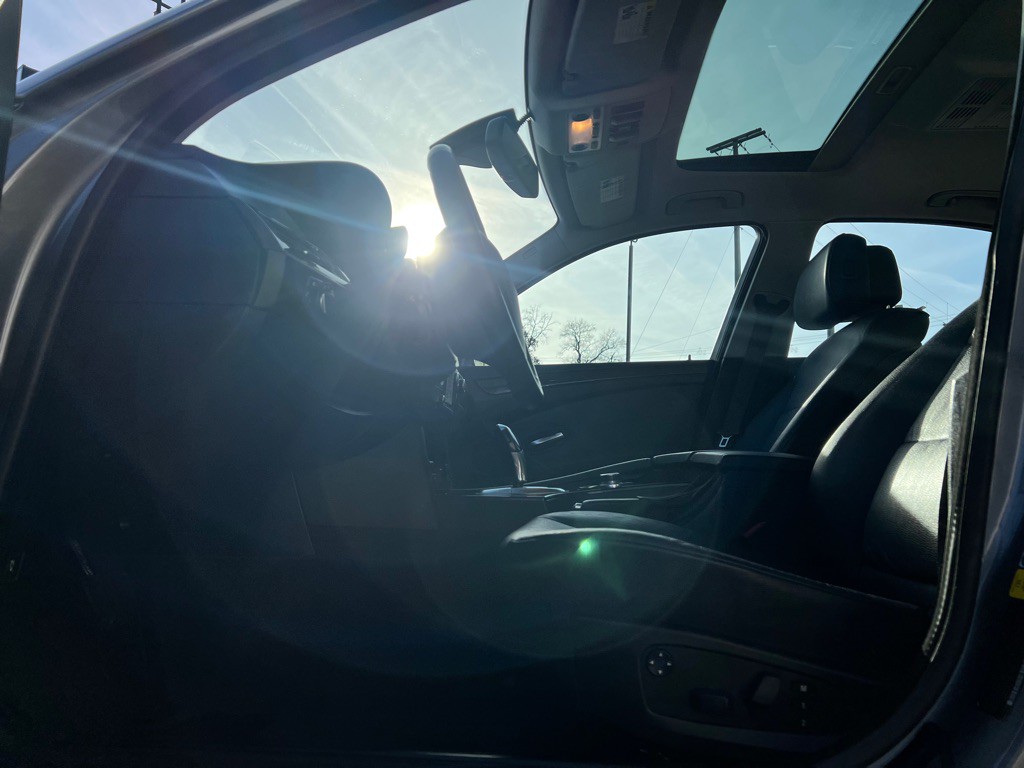 2010 BMW 5 Series Image 22