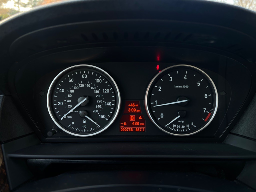 2010 BMW 5 Series Image 24