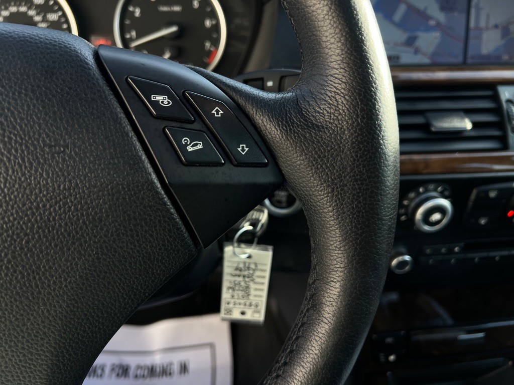 2010 BMW 5 Series Image 25