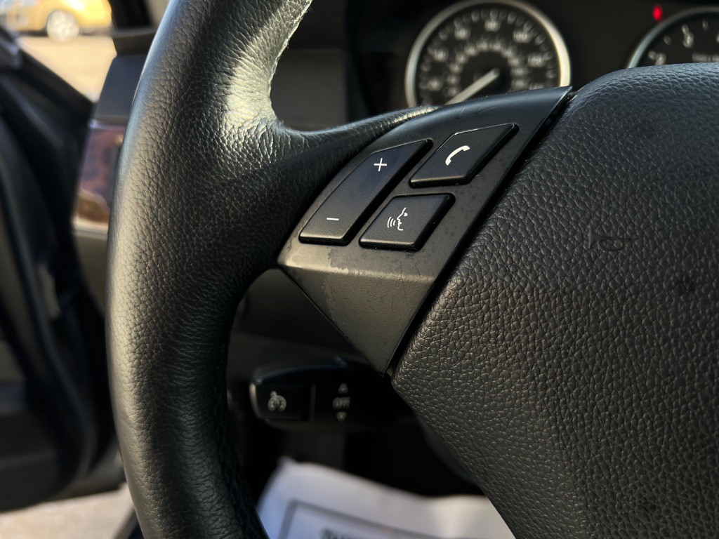 2010 BMW 5 Series Image 26