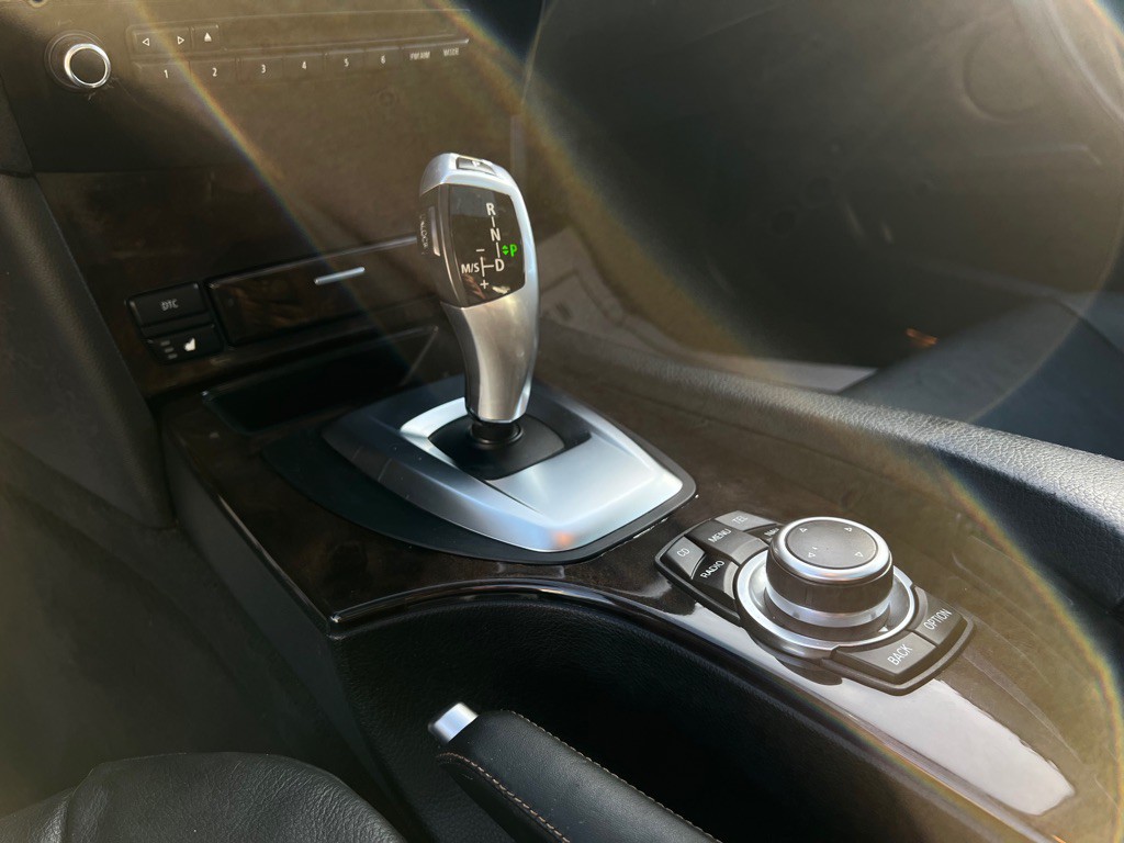 2010 BMW 5 Series Image 28