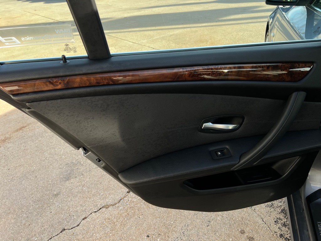 2010 BMW 5 Series Image 30