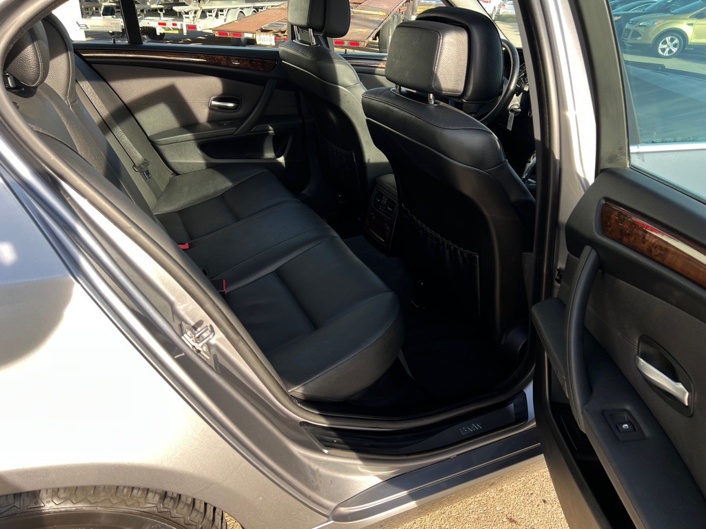 2010 BMW 5 Series Image 36