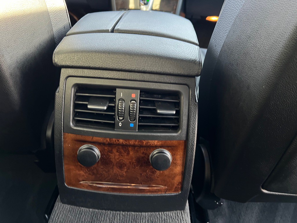 2010 BMW 5 Series Image 38