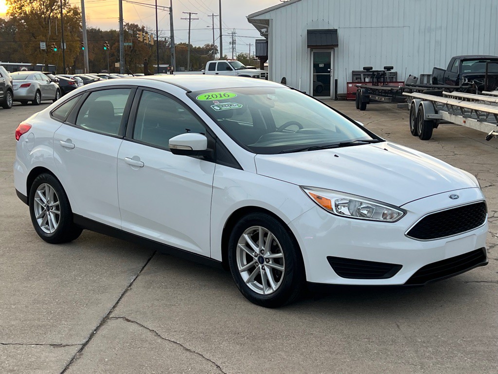 2016 Ford Focus Image 5