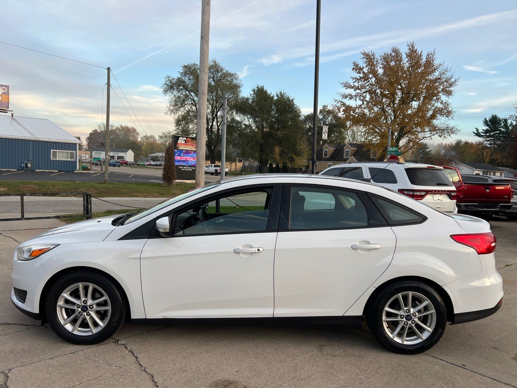 2016 Ford Focus Image 12