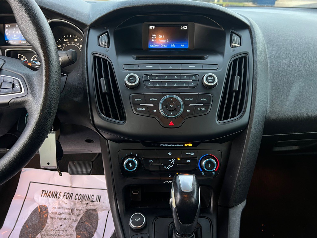 2016 Ford Focus Image 23