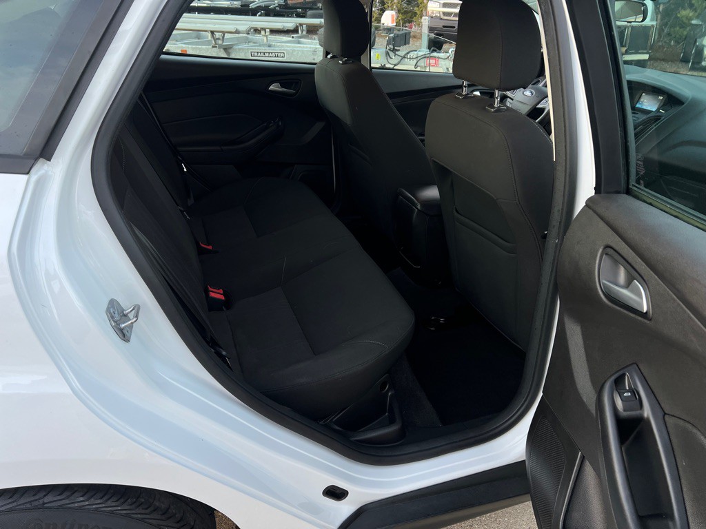 2016 Ford Focus Image 29