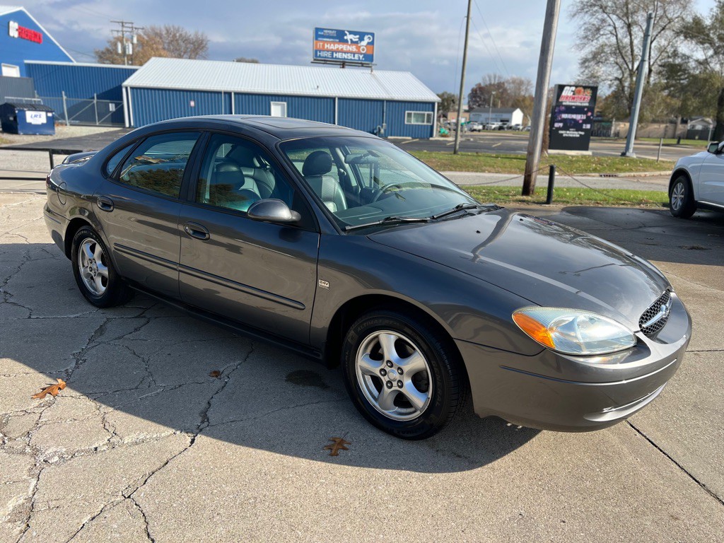 2002 Ford Taurus Image 2