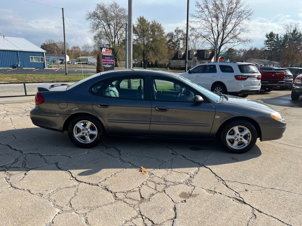 2002 Ford Taurus Image 3