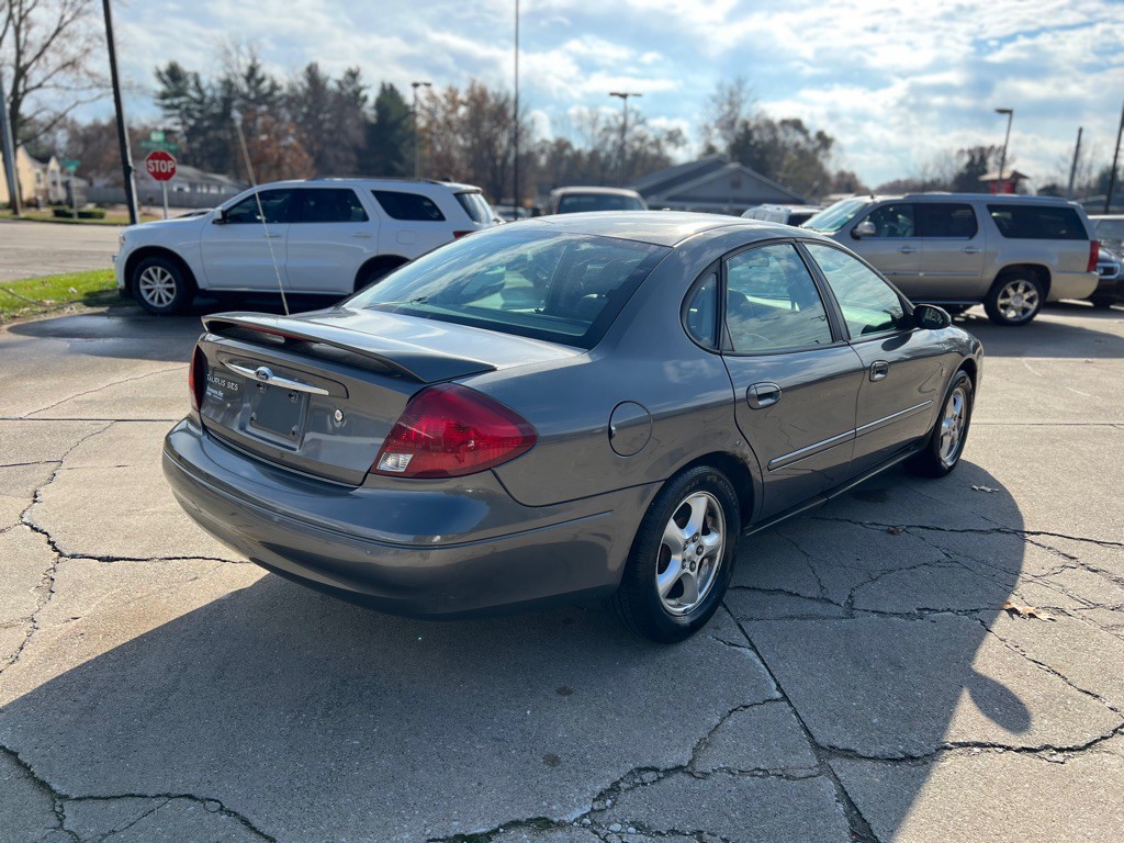 2002 Ford Taurus Image 4
