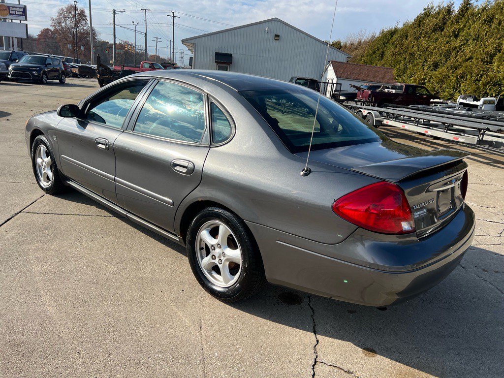 2002 Ford Taurus Image 8