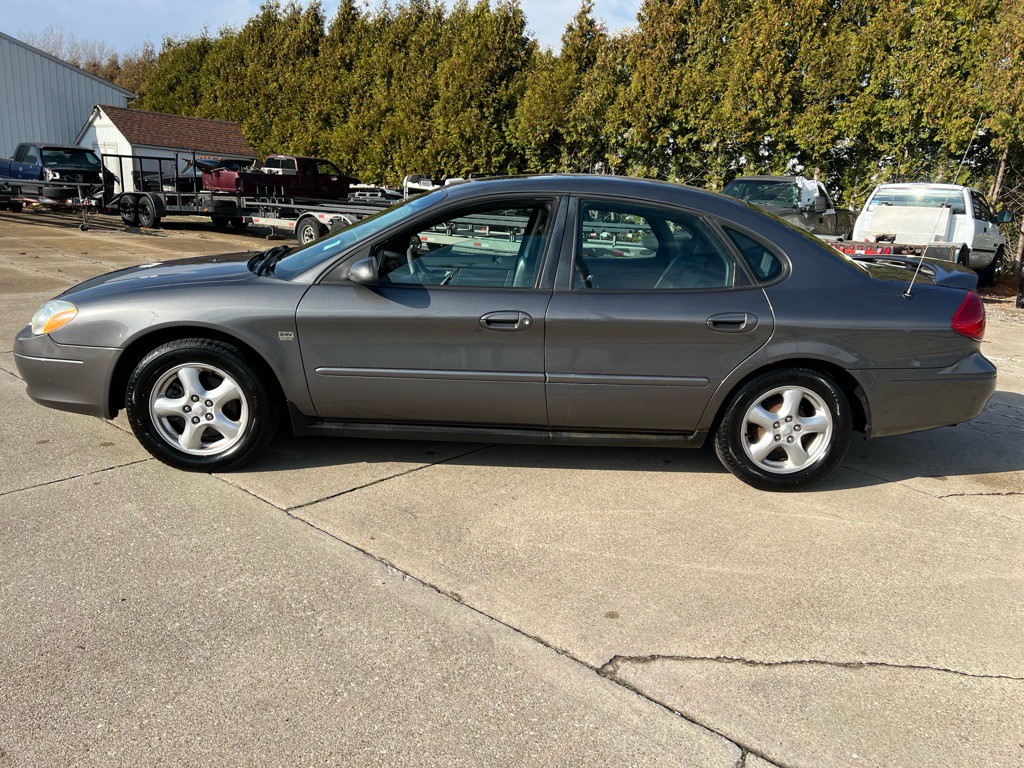 2002 Ford Taurus Image 9