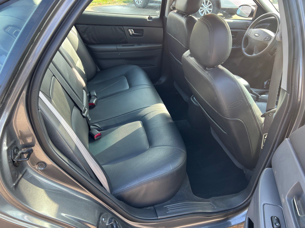 2002 Ford Taurus Image 24