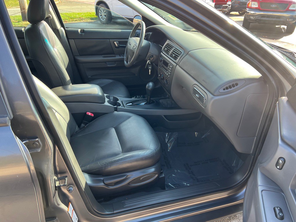 2002 Ford Taurus Image 29