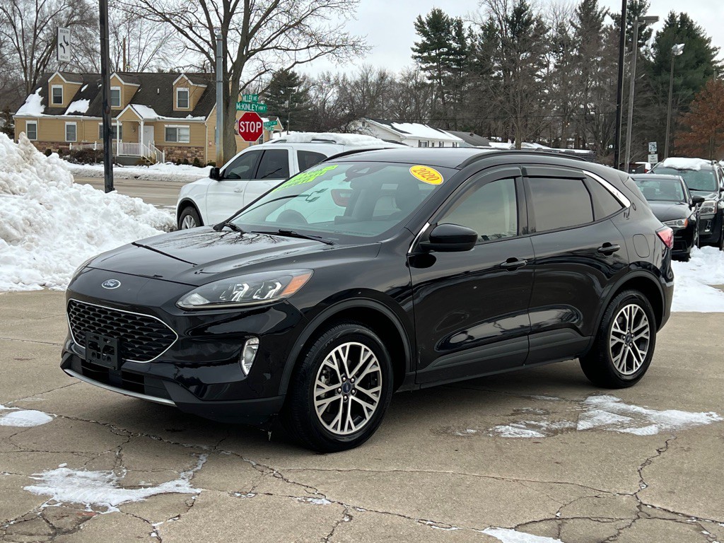 2020 Ford Escape Image 2