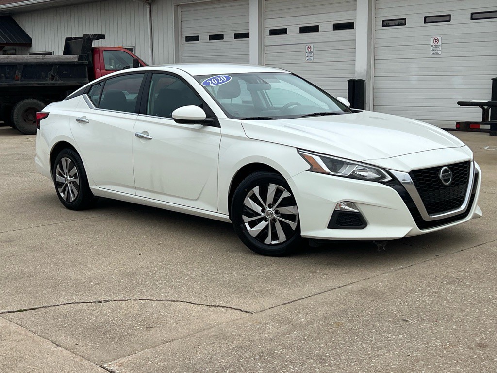 2020 Nissan Altima Image 13