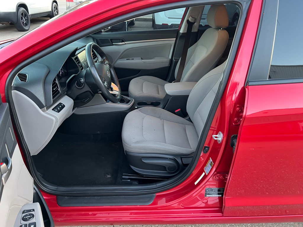 2020 Hyundai Elantra Image 13