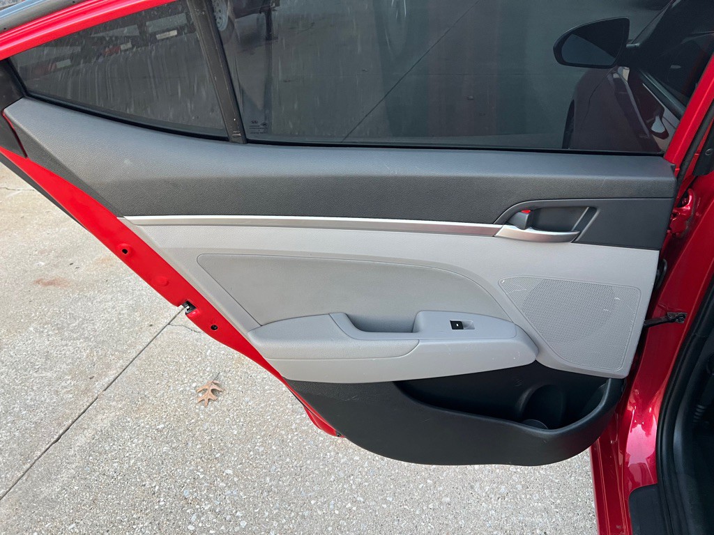 2020 Hyundai Elantra Image 20