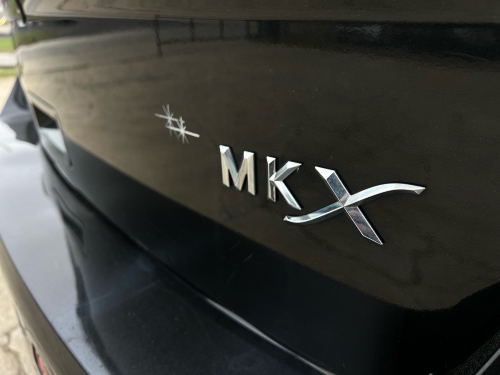 2011 Lincoln MKX Image 17