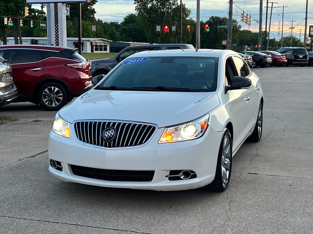 2011 Buick Lacrosse Image 2