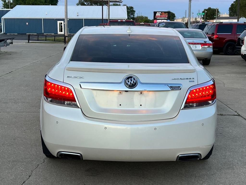 2011 Buick Lacrosse Image 8