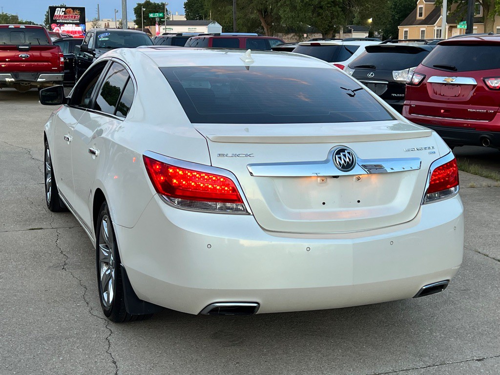 2011 Buick Lacrosse Image 9