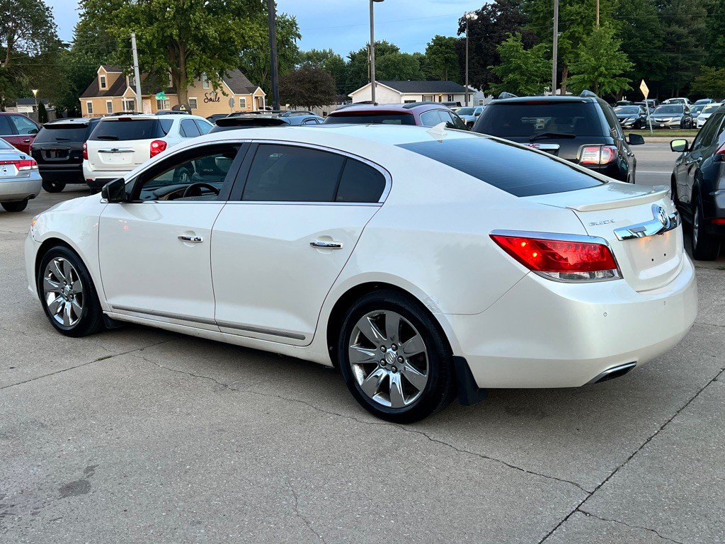 2011 Buick Lacrosse Image 10