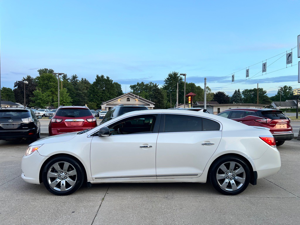 2011 Buick Lacrosse Image 11