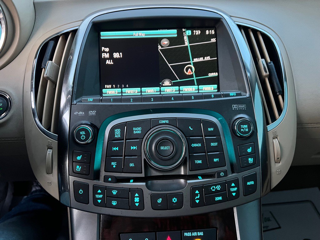 2011 Buick Lacrosse Image 19