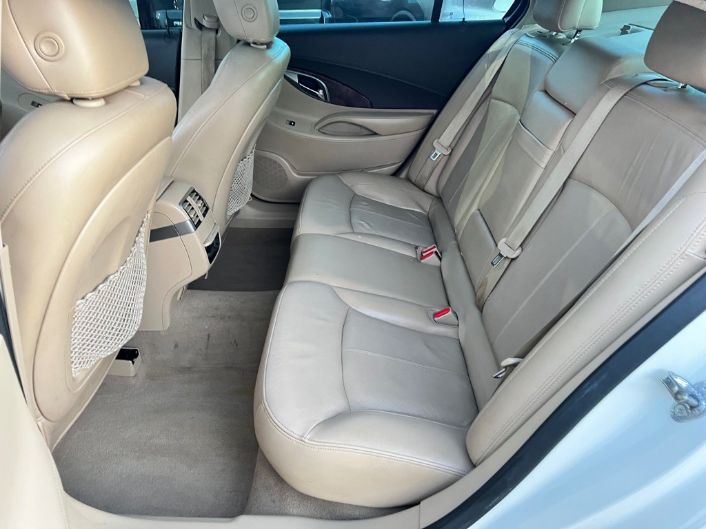 2011 Buick Lacrosse Image 23