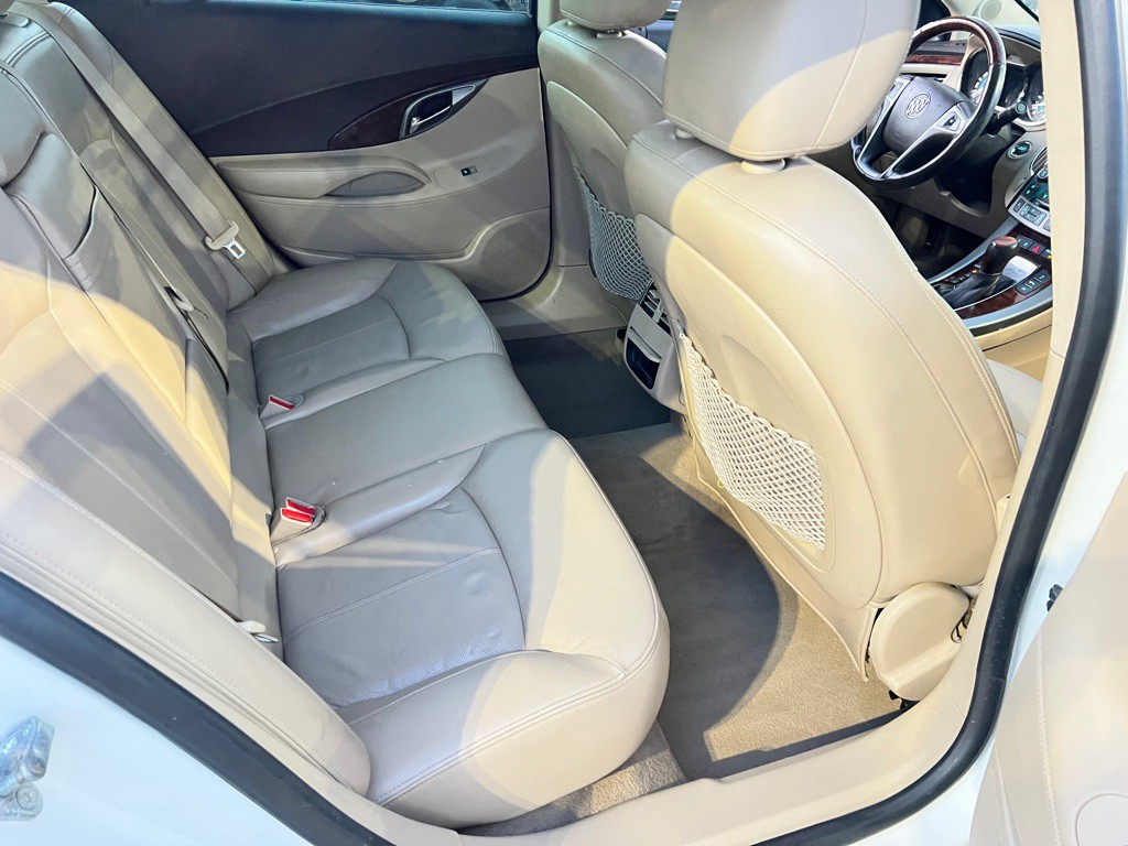 2011 Buick Lacrosse Image 26