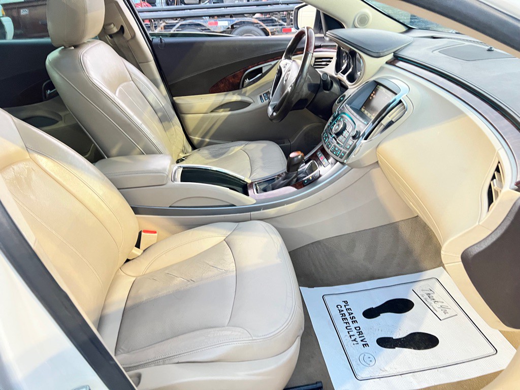 2011 Buick Lacrosse Image 31