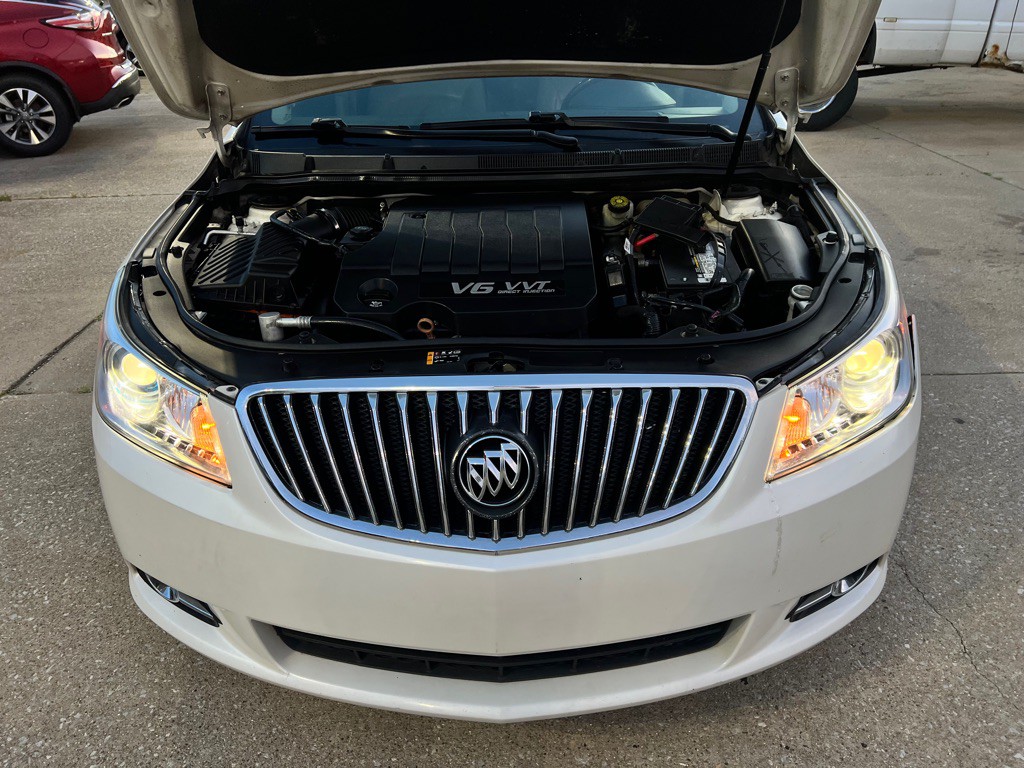 2011 Buick Lacrosse Image 33