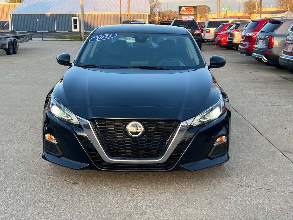 2021 Nissan Altima Image 3