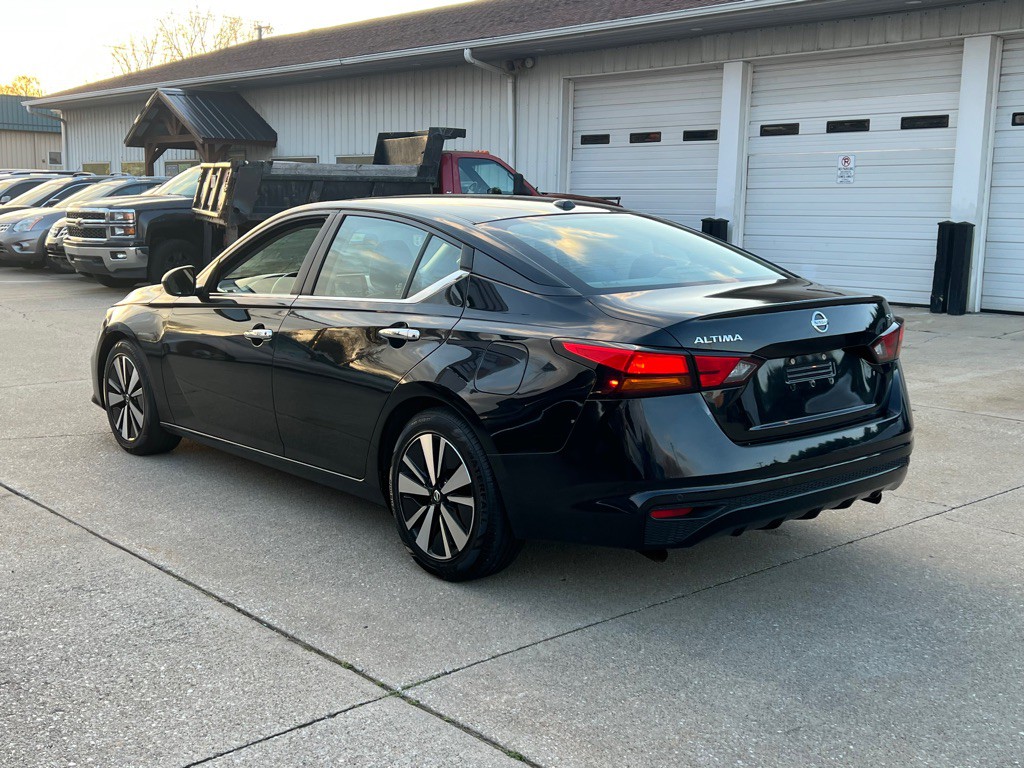 2021 Nissan Altima Image 7